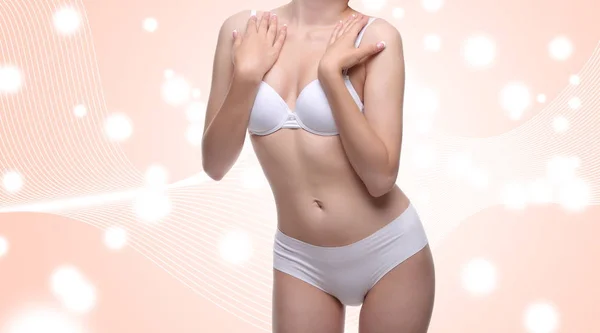 Žena s sexy tělo v bílém prádle — Stock fotografie