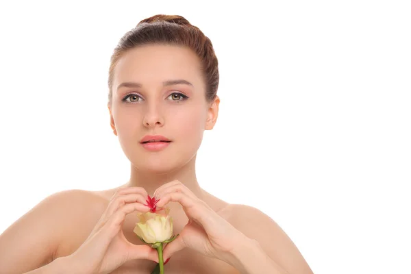 Jovem mulher bonita com uma rosa — Fotografia de Stock