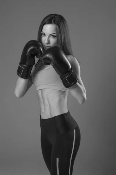 Mujer boxeadora bonita — Foto de Stock