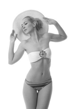 güzellik kadın bikini giyiyor