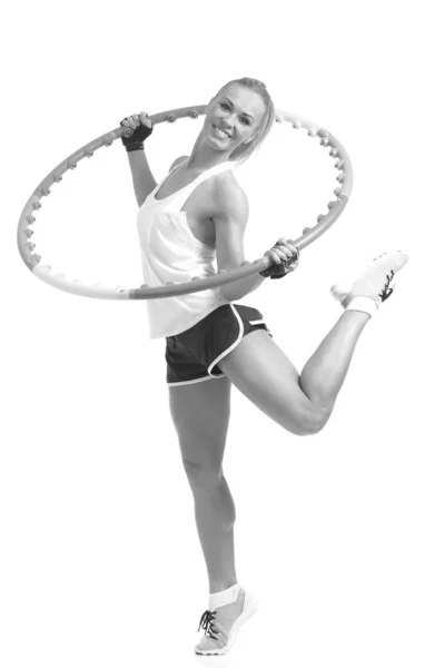 Joven mujer deportiva con hula hoop —  Fotos de Stock