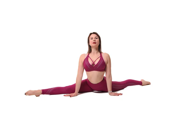 Desportivo jovem mulher fazendo Yoga Prática — Fotografia de Stock