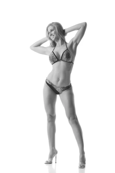Ung flicka i bikini — Stockfoto