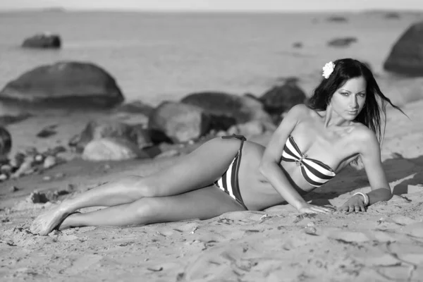 Menina Bronzeada Com Biquíni Fundo Mar — Fotografia de Stock