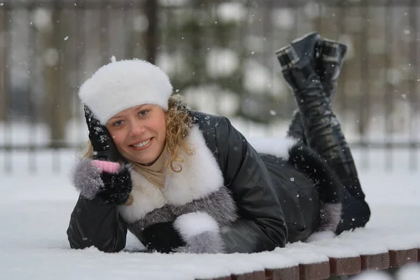 Portrait Young Beauty Woman Winter Outdoors — Stock Photo, Image