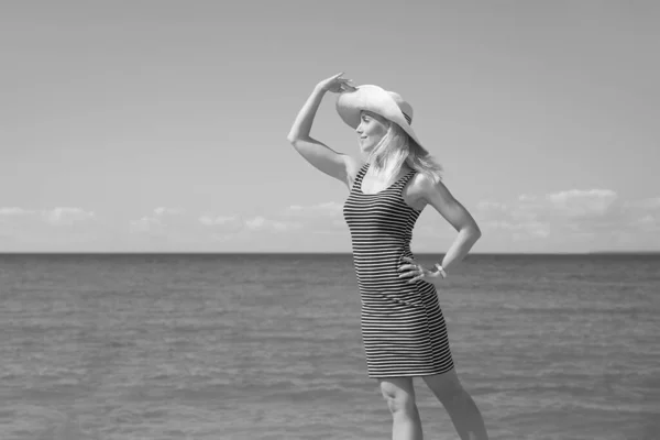 Glückliche Frau Strand Meer — Stockfoto