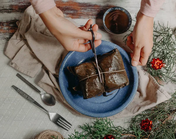 Tamales Latin Amerika 'dan geleneksel bir yemek, Latin Amerika' da Noel için geleneksel yemek..