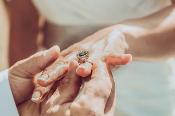 Groom Putting Ring Bride Hand — Stock Photo, Image