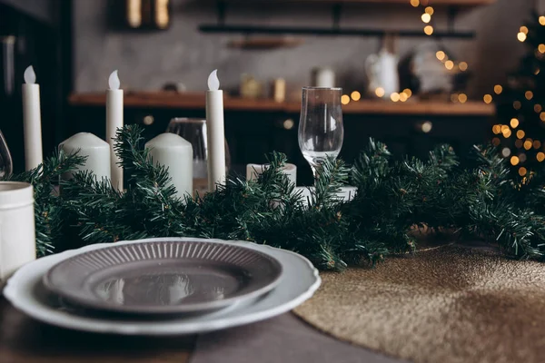 Tatili beklerken çok güzel servis edilmiş yeni yıl masası.