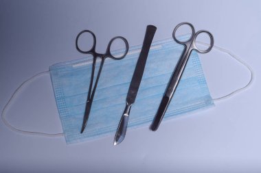 Beyaz arka plan üzerinde Tıbbi Araçlar