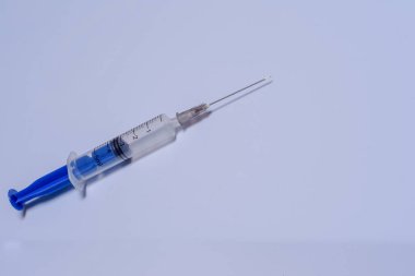 Arka planda şırınga