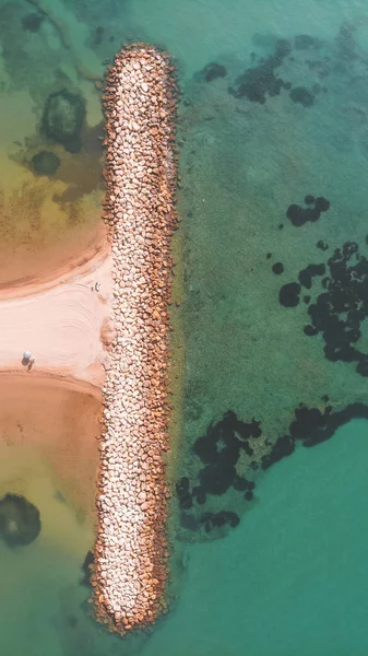 Niesamowity Widok Lotu Ptaka Morze Skały — Darmowe zdjęcie stockowe