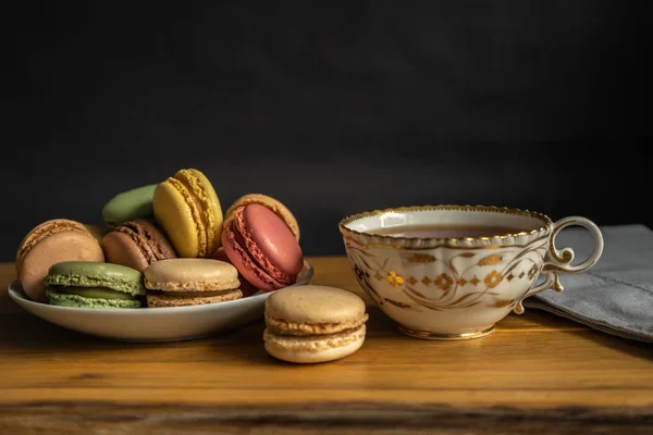 renkli macarons