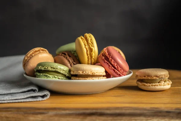 renkli macarons