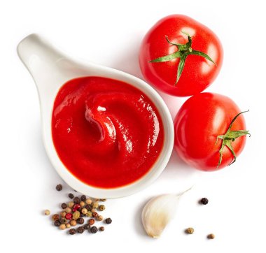 Bir kase domates sosu. 
