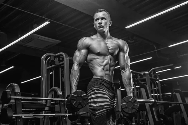Brutale sterke atletische mannen oppompen van spieren training bodybuildi — Stockfoto