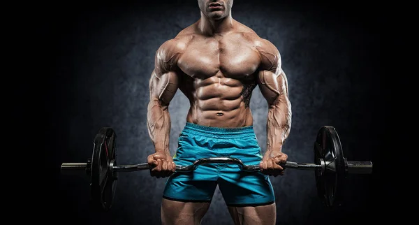 Brutal hübsch kaukasisch bodybuilder workout training im th — Stockfoto