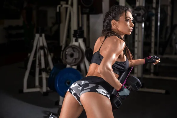 Attraente fitness donna, addestrato corpo femminile, stile di vita ritratto — Foto Stock