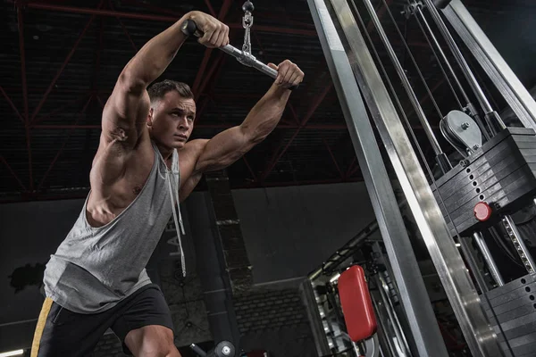 Muscular Athletic Bodybuilder Man Hard Workout Gym Dark Background Dramatic — 스톡 사진