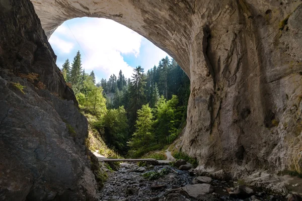 The Wonderful Bridges - природный рок-феномен в Rhodope M — стоковое фото