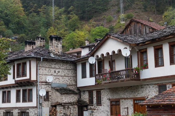 Il tradizionale villaggio di Shiroka Laka - Bulgaria — Foto Stock