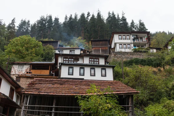 Il tradizionale villaggio di Shiroka Laka - Bulgaria — Foto Stock