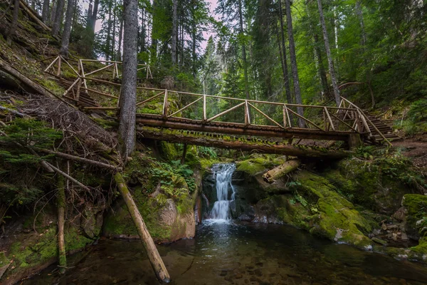 Die schlucht der wasserfälle, smolyan, bulgaria — Stockfoto