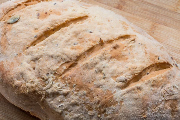 Tohumları ile ev yapımı ekmek 