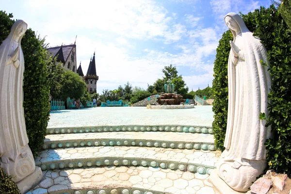 V lásce s větrem, Castle Ravadinovo - Bulharsko — Stock fotografie