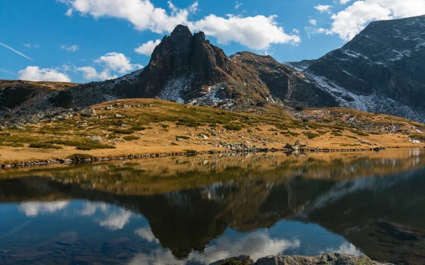 A Twin-tó - a legnagyobb a hét Rila tavak területén. — Stock Fotó