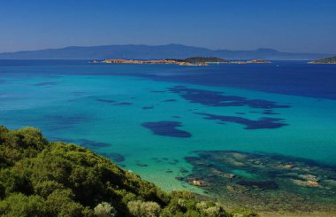 Kristal sularda banyo Adaları