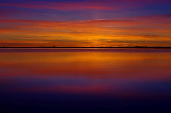 Un fuego de luz sobre el Limfjord —  Fotos de Stock