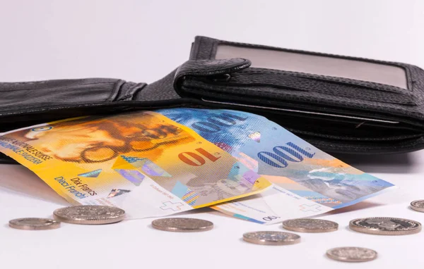 스위스 은행권 및 동전 지갑 — 스톡 사진