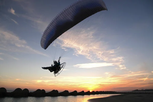 Paragliding Při Západu Slunce Španělsko Stock Obrázky
