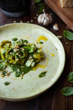 Frech pesto soslu ev yapımı makarna..