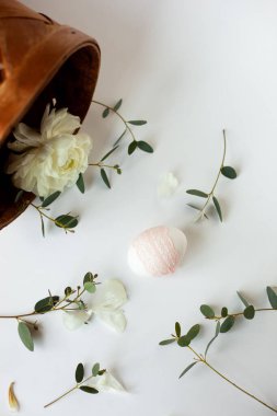 Yumurta ve Sprigs ile Paskalya Kompozisyonu.