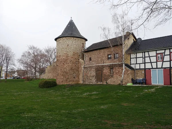 Fresenturm, part of the historic city fortifications, in front of it a sign, saying keep free escape routes for the fire Brigade, Euskirchen, North Rhine-Westphalia, Germany