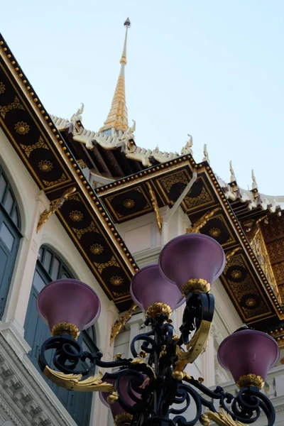 Uitzicht Paarse Lamp Leidt Naar Top Van Grand Palace — Stockfoto