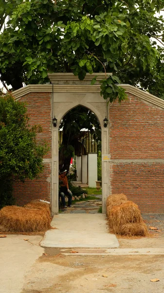 Входная Дверь Винтажного Ресторана — стоковое фото