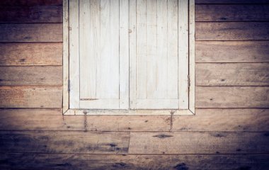 eski perili evde, soyut retro karanlık pencereler