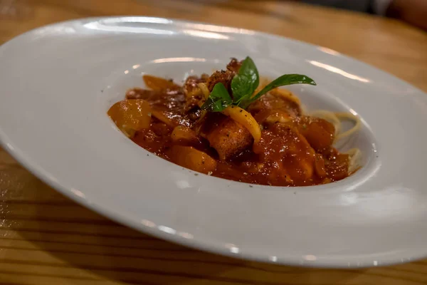 Spaghetti with tomato sauce — Stock Photo, Image