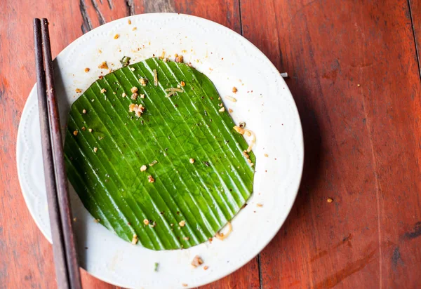 Platos sucios y vacíos — Foto de Stock