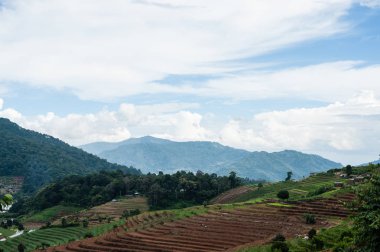 Güzel doğal olarak Pzt Cham (Mon Jam) dağ