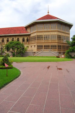 Vimanmek Royal Mansion, dünyanın en büyük altın tik bina