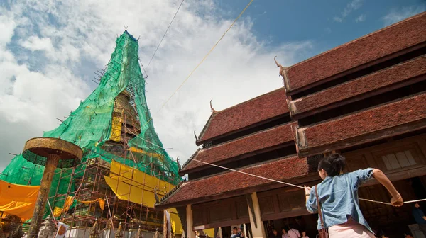 The restoration repairs Phra That Chae Haeng — Stock Photo, Image