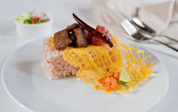 Arroz frito mezclado con pasta de camarones (Kao Cluk Ka Pi), estilo tailandés — Foto de Stock