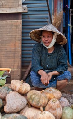 Pakse şehrindeki pazar manzarası Laos 'un en kalabalık üçüncü şehridir.