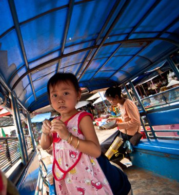 Pakse şehrindeki pazar manzarası Laos 'un en kalabalık üçüncü şehridir.