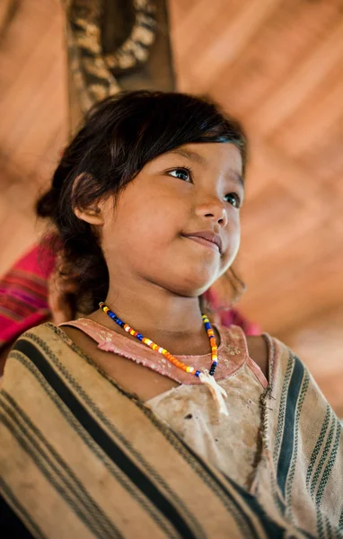 Ein unbekannter laos little im haus von pakse, laos — Stockfoto