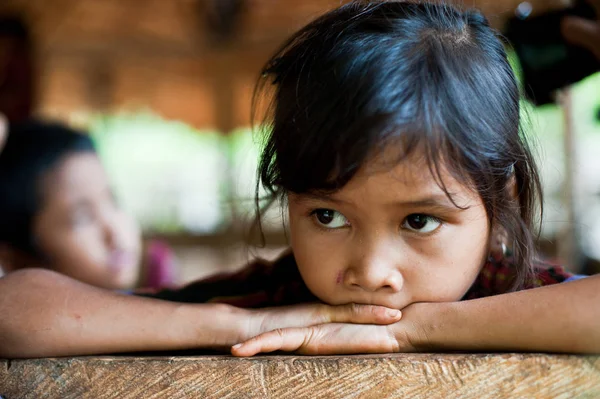 An unidentified Laos little in the house of PAKSE, LAOS — Stock Photo, Image